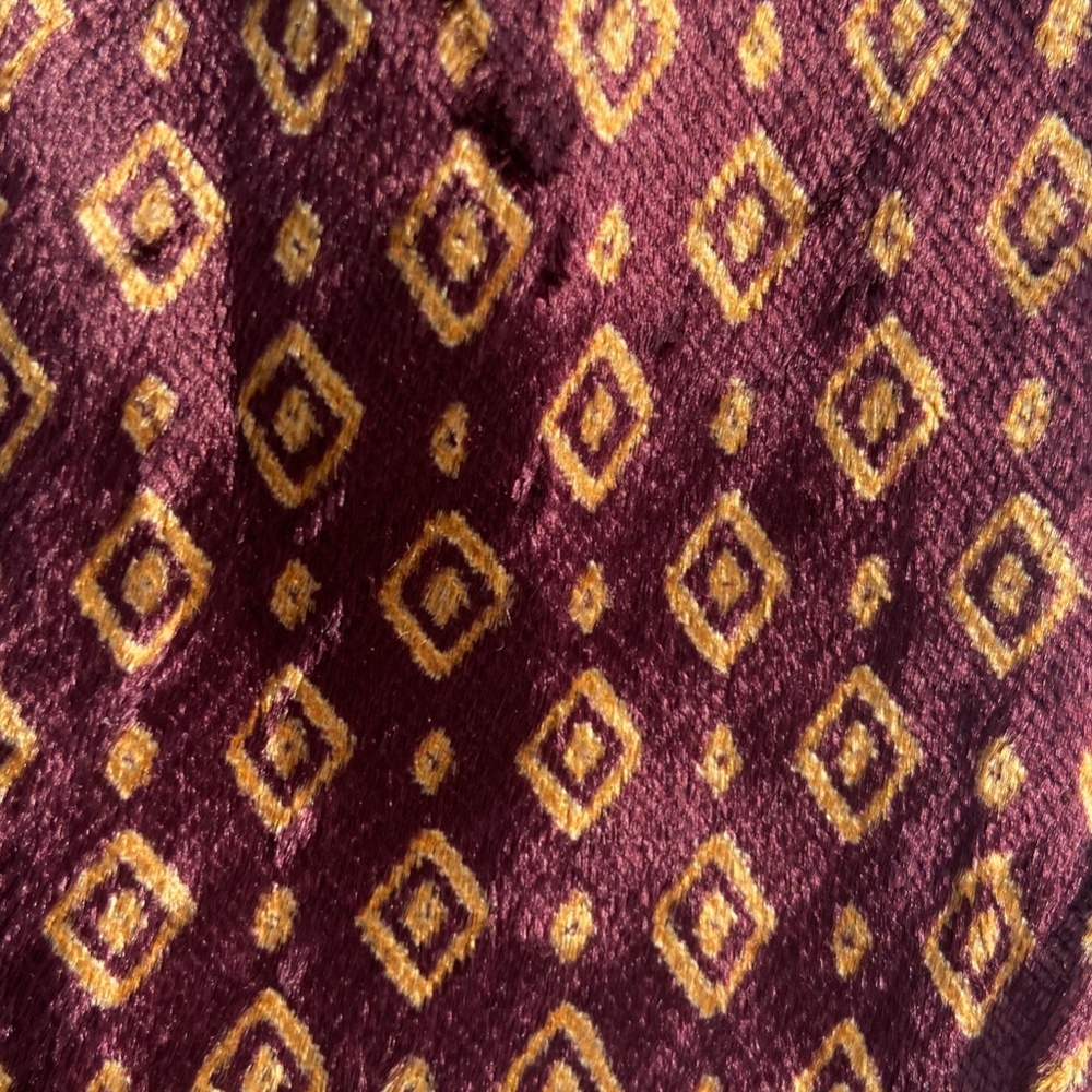 100% Viscose Tie with Gold Diamonds on Raspberry Solid Background by ALTEA